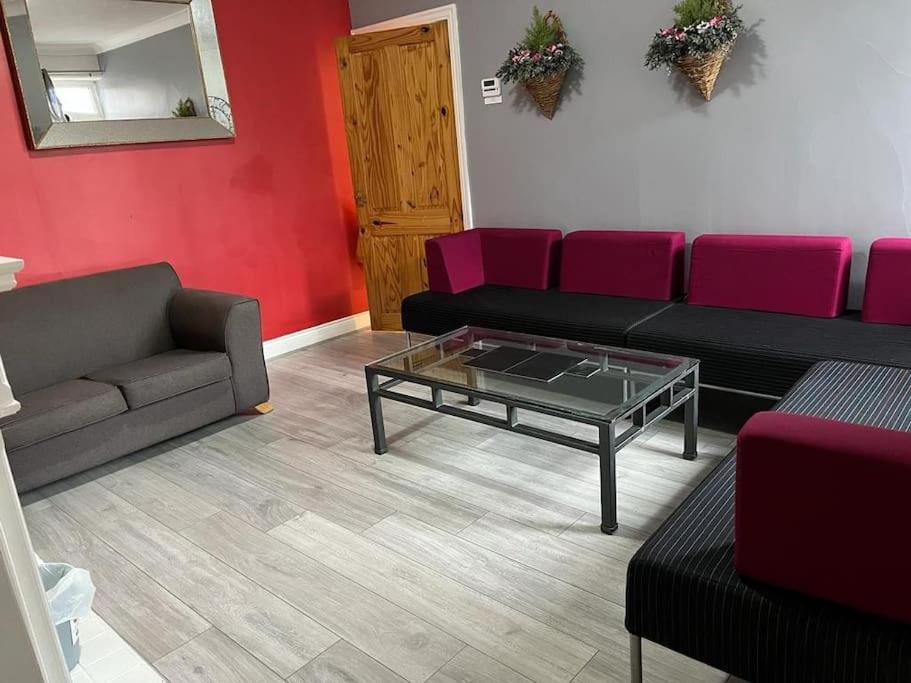 Ovington Grove 2 Fully Equipped Kitchen Free Parking 3 Bedrooms Netflix Newcastle-upon-Tyne Exteriör bild