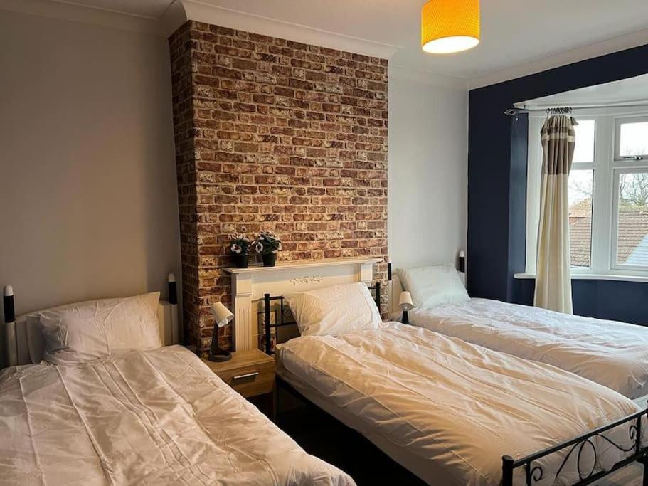Ovington Grove 2 Fully Equipped Kitchen Free Parking 3 Bedrooms Netflix Newcastle-upon-Tyne Exteriör bild