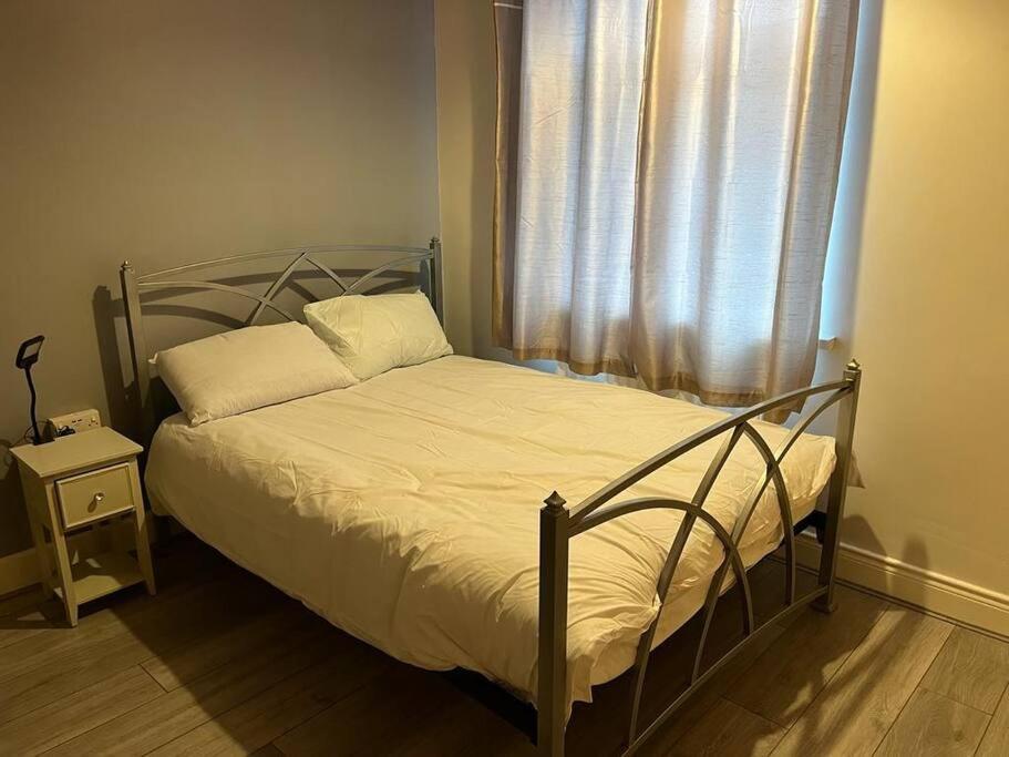 Ovington Grove 2 Fully Equipped Kitchen Free Parking 3 Bedrooms Netflix Newcastle-upon-Tyne Exteriör bild